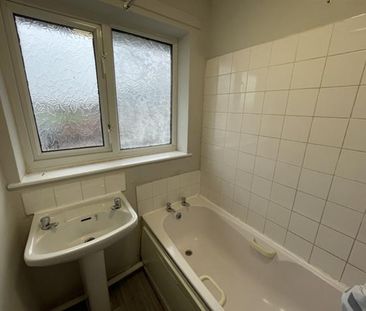 3 bedroom maisonette to rent - Photo 4