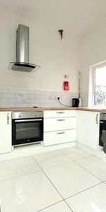 6 bedroom house of multiple occupation to rent - Photo 3