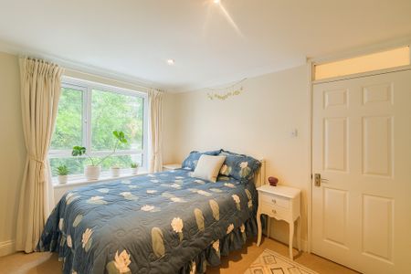 2 Bedroom Manor House, Leopold Road, Wimbledon - Photo 4