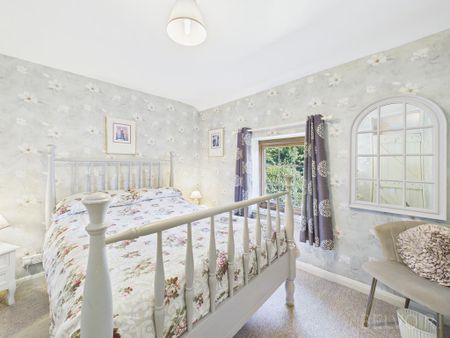 2 bedroom semi-detached house to rent - Photo 3