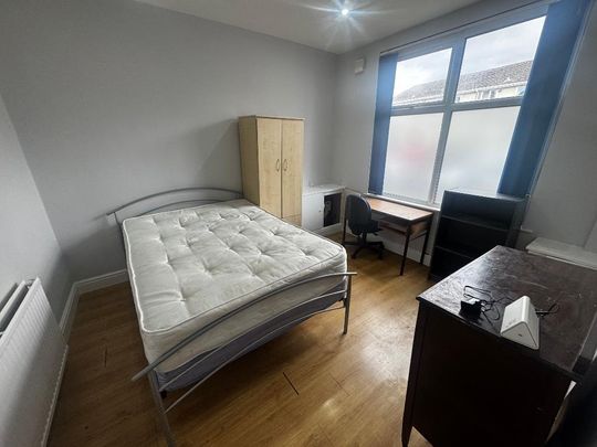 4 bedroom terraced house to rent - Photo 1