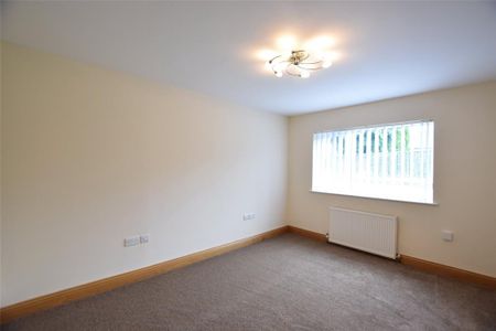 3 bedroom detached house to rent - Photo 4