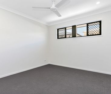 Stunning Three Bedroom Townhome - $600 per week to increase to $630... - Photo 2