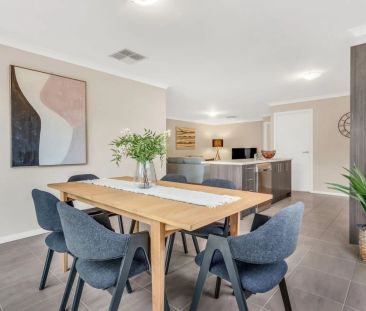 Light, Space, and Style in Perfect Harmony - Photo 4