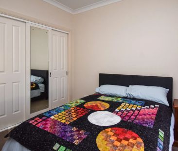 Move-In Ready Share House – Ideal for Students/FIFO - Photo 3