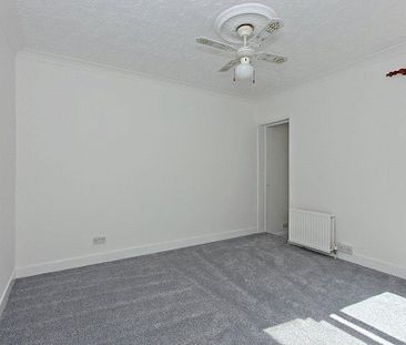 3 bedroom link detached house to rent - Photo 3