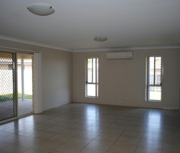 LARGE 4 BEDROOM HOME WITH OPEN BACKYARD & PATIO!!! - Photo 4