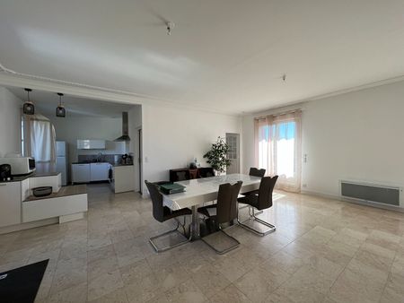 Location Appartement 4 pièces 134m² - Photo 2