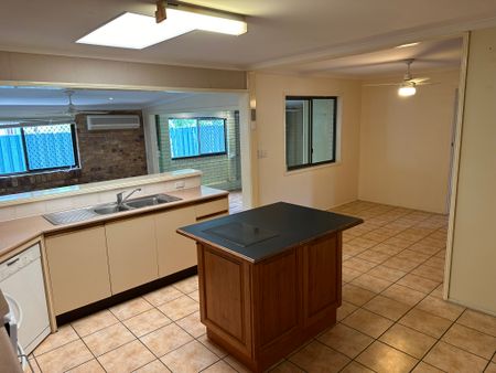 22 Minto Crescent, Arana Hills QLD 4054 - House For Rent | Domain - Photo 5