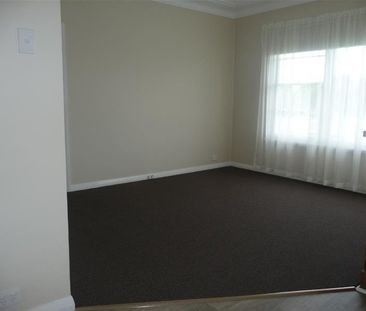 Beautiful Three Bedroom Home in Chatham - Photo 6