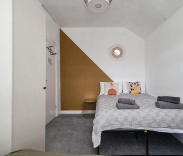3 bedroom house to rent Caldecott Road, Manchester, M9 - Photo 3