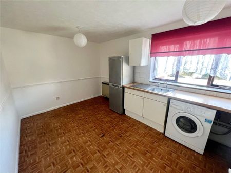 1 Bedroom Flat / Apartment - Almond Road, Southampton - Photo 2