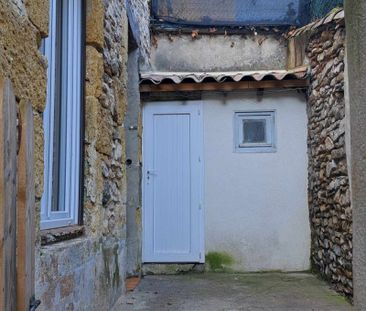 Location - Appartement T2 rénové de 35 m² avec cour privative et ca... - Photo 4