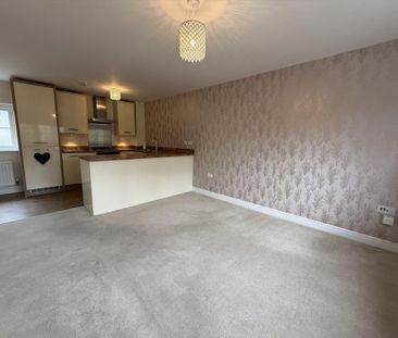 2 bedroom flat to rent - Photo 2