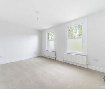 Crown Road, Morden, SM4 - Photo 2