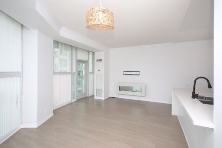 For Lease - 2067 Lakeshore Boulevard Unit# 801, Toronto, Ontario - Photo 2