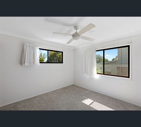 8 Windsor Avenue, Moffat Beach, Qld 4551 - Photo 5