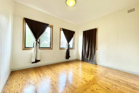 Low-maintenance family living - Photo 4