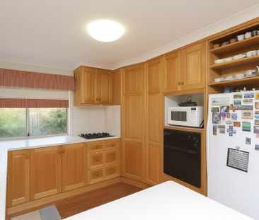 Modern 3 Bedroom Home in Quiet Cul-De-Sac - Photo 6