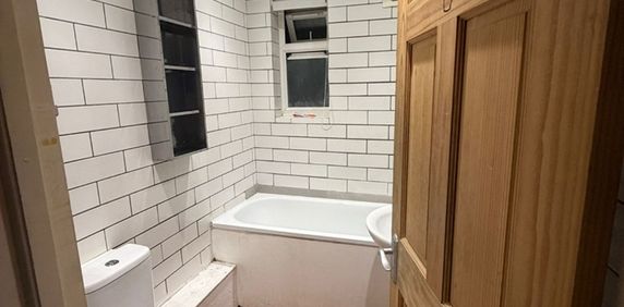 Room in a Shared House, Wheatley Road, TW7 - Photo 2