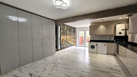 3 bedroom terraced house to rent - Photo 4