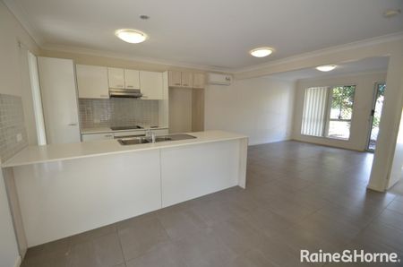 Lovely Modern 3 bed Townhouse For Rent $650 per week - Photo 4