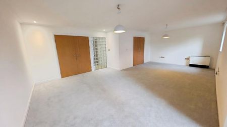 2 bedroom apartment to rent - Photo 2