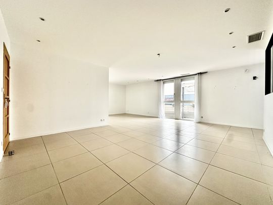 Location Appartement 5 pièces 119m² CADOURS 31480 - Photo 1