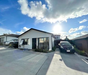 Sleek and modern three bedroom home - Photo 1