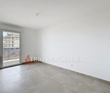 Location Appartement 3 pièces 61m² ST LAURENT DU VAR 06700 - Photo 6
