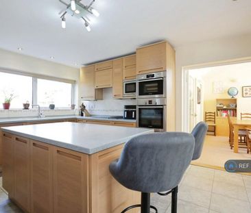 4 bedroom detached house to rent - Photo 1