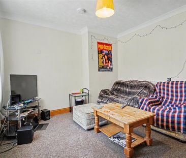 4 Bedroom House to let - Photo 2