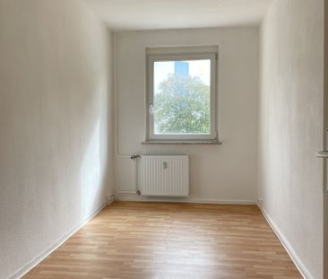 Gemütliche 3-Raum-Wohnung mit Badewanne und sonnigem Balkon - Photo 1