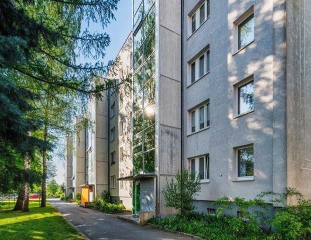 3 Zimmerwohnung mit Balkon, Wannenbad und Aufzug - Photo 1