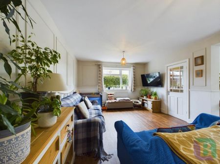 3 bedroom semi-detached house to rent - Photo 2