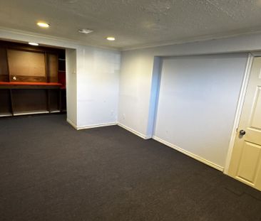 For Lease - 542 Mohawk Road, Hamilton, Ontario - Photo 5