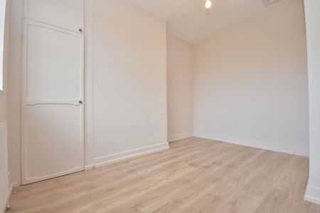 2 bedroom end terraced house to rent, - Photo 4