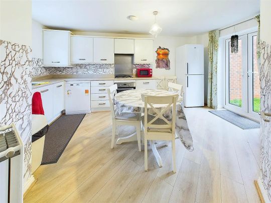 Room in a Shared House, Signals Drive, CV3 - Photo 1