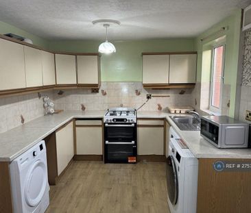 2 bedroom semi-detached house to rent - Photo 4