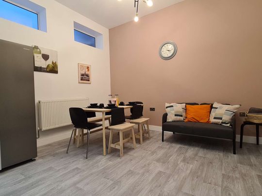 Vicarage Place Room 5 - Photo 1