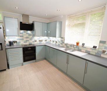 4 bedroom detached house to rent - Photo 6