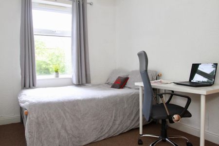 Harrow Road (4 bed) - Photo 4