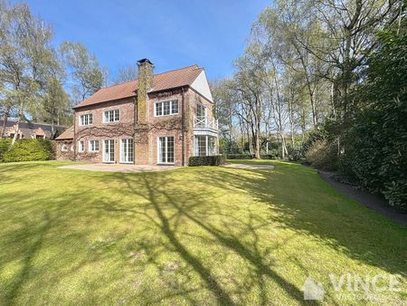 Prachtige villa in een rustige straat, omringd door groen - Foto 3