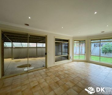 Ideal Family Home in Caroline Springs - Photo 2