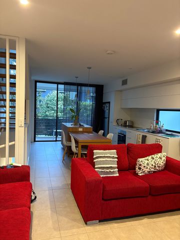 Holland Park - Photo 3