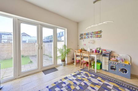 3 bedroom terraced house to rent - Photo 2