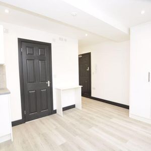 House share to rent - Photo 3