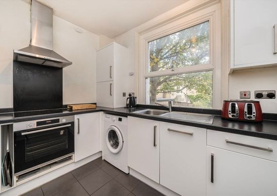 Leopold Road, SW19 7BD, London - Photo 1