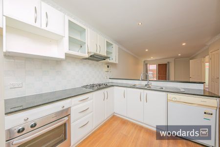 Stunningly Renovated 4-Bedroom Family Home in Prime Box Hill Location! - Photo 2