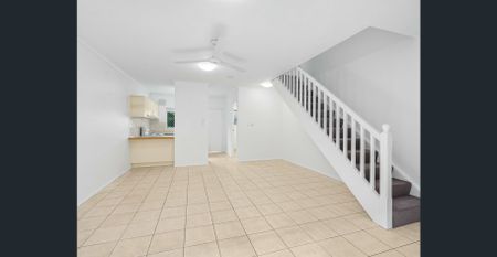 NEAT AND TIDY TOWNHOUSE - Photo 4